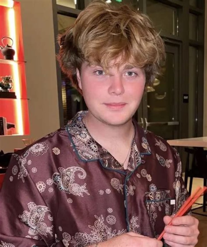 Alex Warren [Youtuber] Wiki, Net Worth, Girlfriend, Age & More