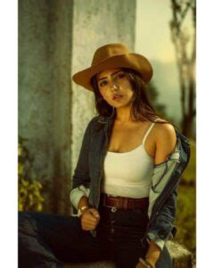 Anjali Tatrari Wiki, Biography, Age, Boyfriend, Height & More