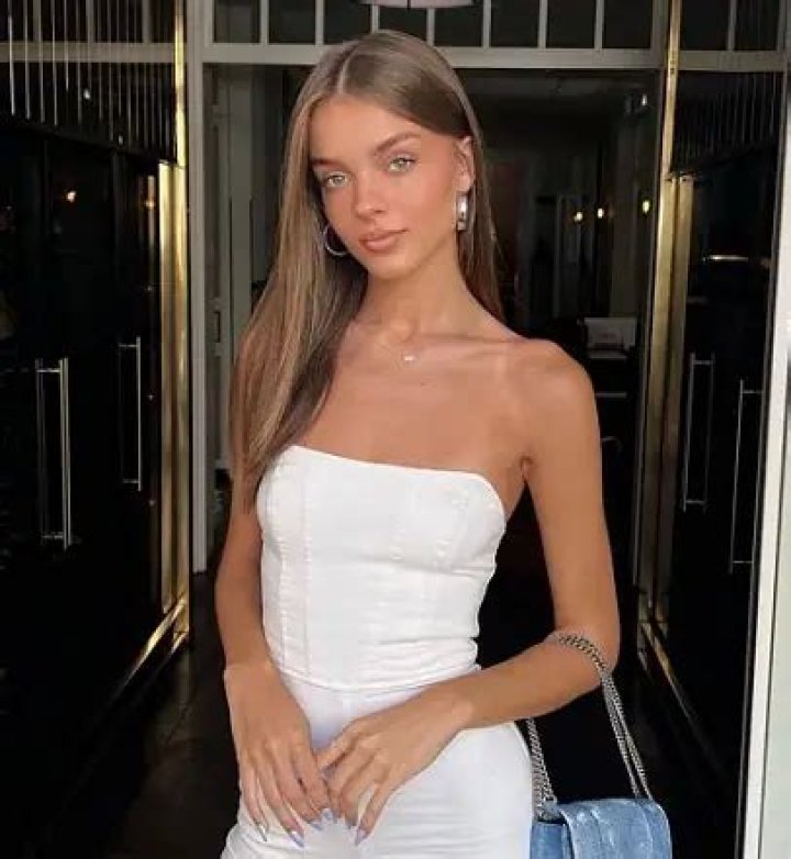 Anna Zak (Instagram Star) Wiki, Boyfriend, Net Worth, Age & More