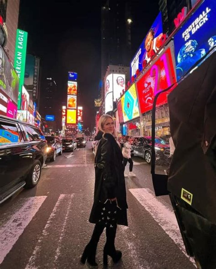 Barbara Alyn Woods Net Worth