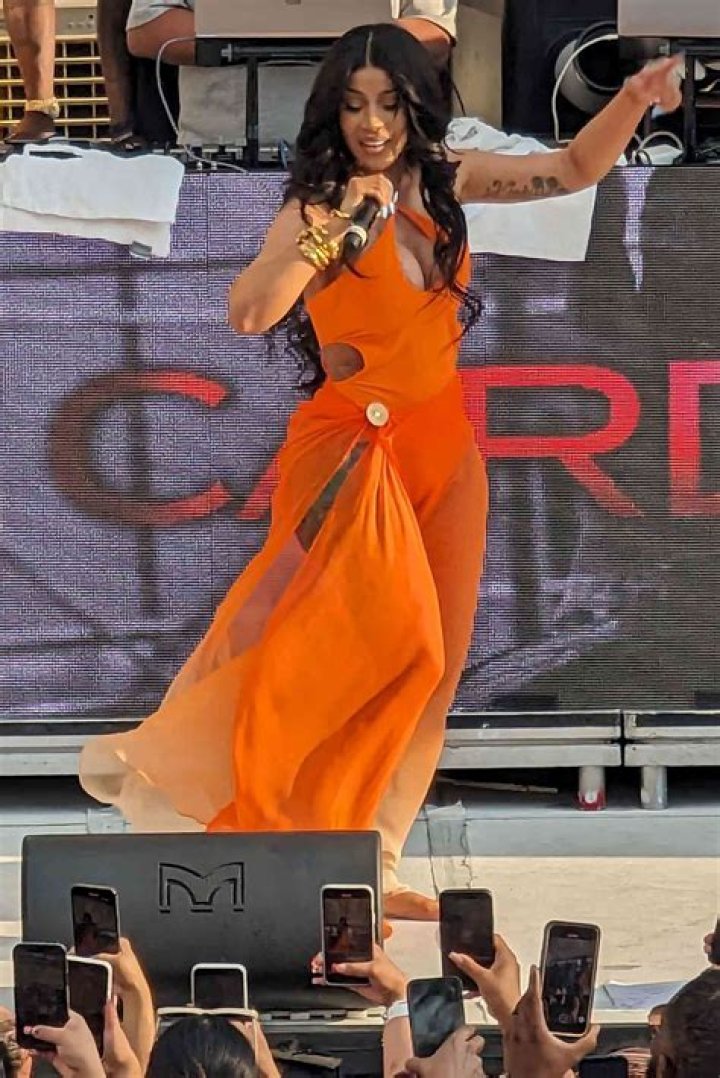 Cardi B in Two-Piece Workout Gear Says “I’m Better Now”