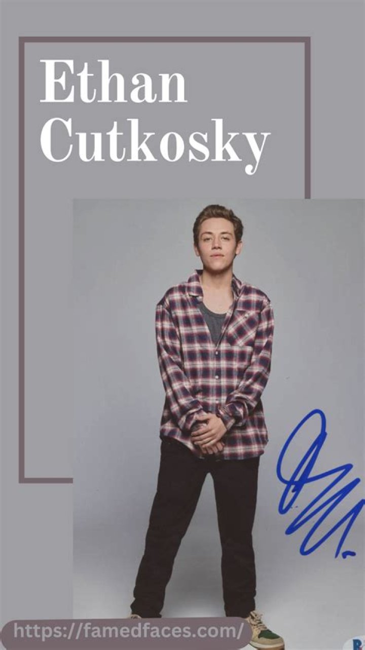 Ethan Cutkosky Height Weight Body Measurements Age Facts Family Wiki