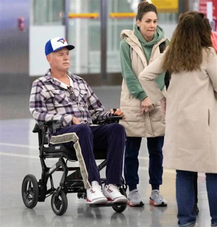 
How Much Money Does Eric Dickerson Make? Latest Income Salary
