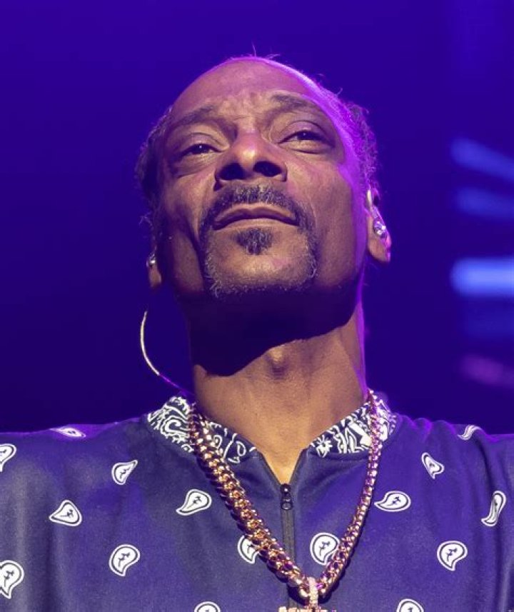 
How Much Money Does Snoop Dogg Make? Latest Income Salary

