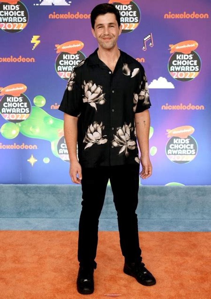 Josh Peck Height Weight Shoe Size Body Measurements Family