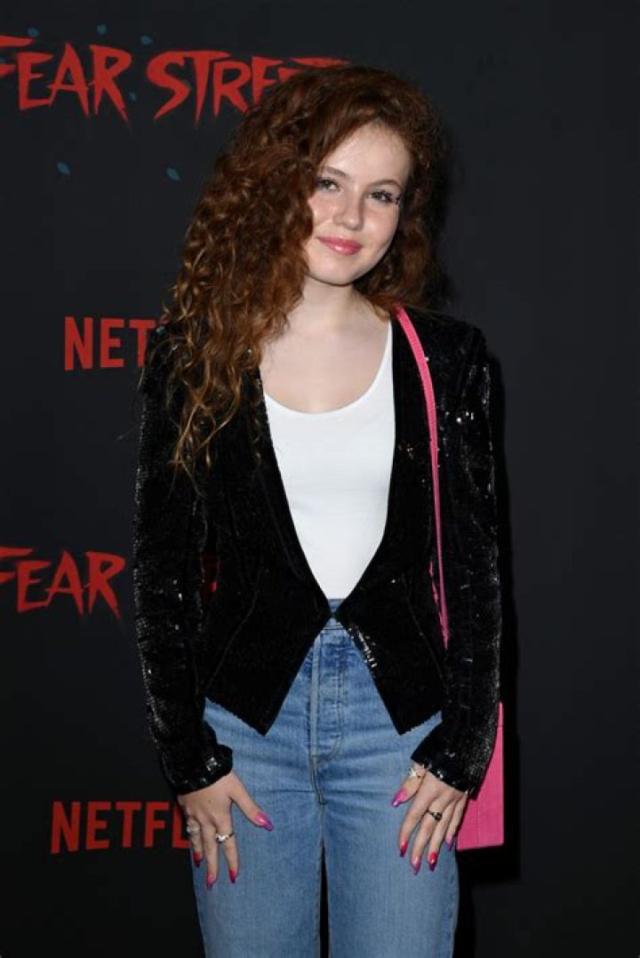 Lizzy Greene Body Measurements Height Weight Age Bra Size Stats Facts Bio