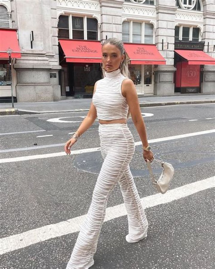 Molly-Mae Hague Height Weight Shoe Size Measurements Family