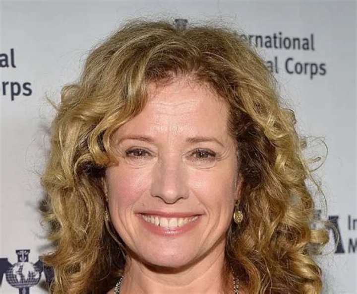 Nancy Travis Net Worth