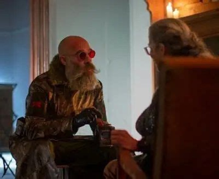 Neil Sandilands Wiki, Age, Wife, Children, Height & Net Worth