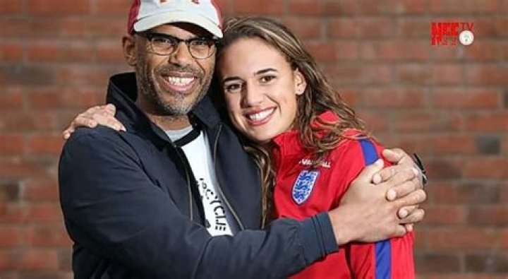 Simone Ashley Wiki, Height, Parents, Boyfriend, Net Worth & More