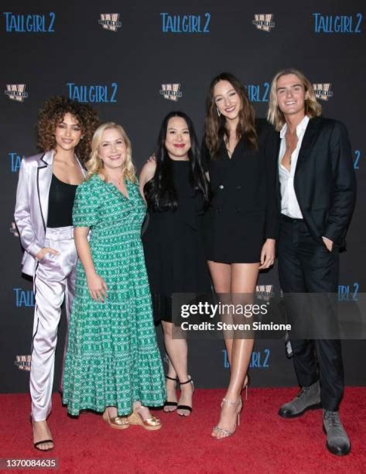 Tall Girl 2 Actress Clara Wilsey Wiki, Age, Height & Boyfriend